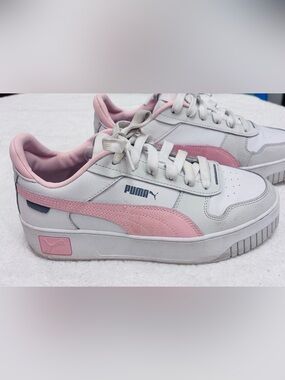 Almost Brand New Women’s Puma Sneakers - Size 8.5 USA / 39 Euro / 6 UK - Box 14